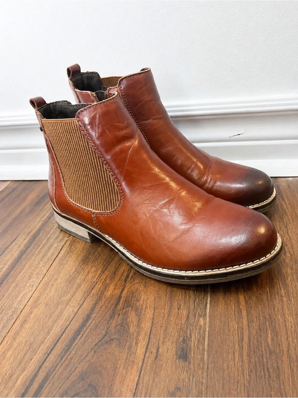 Joseph Seibel Chelsea Leather Ankle Boots – Women’s Size 38 (US 7.5–8)
